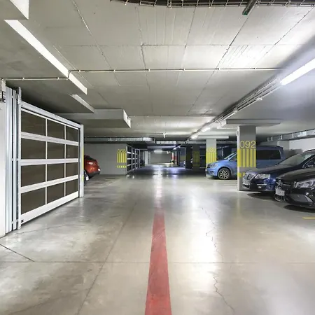 Center Parking By Impero Apartment Poznan